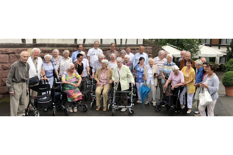 Gruppenbild zum Abschluss eines feinen Ausflugs zur Pfrondorfer Mühle bei Nagold