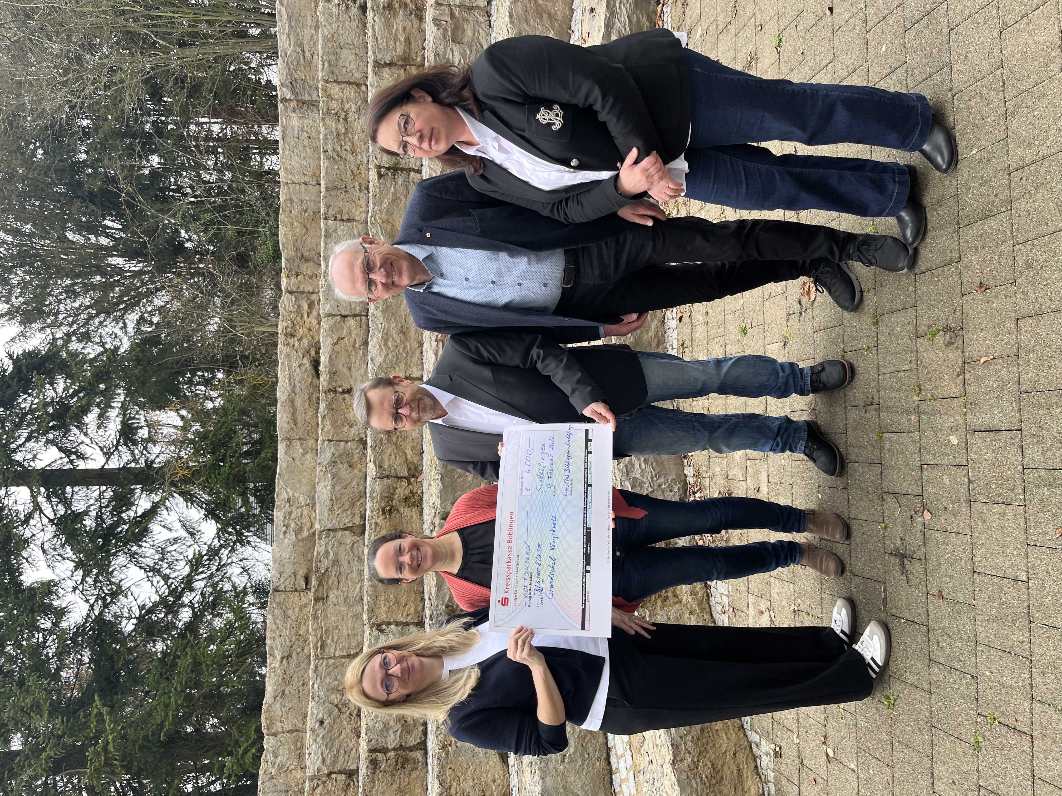 v.l.n.r.; Judith Geißler (Grundschule Königsknoll/MVS Stadtkapelle Sindelfingen), Susanna Schülke (Rektorin GS Königsknoll), Bernhard Semmler (Vorstandsvorsitzender MVS Stadtkapelle Sindelfingen), Rainer Deim Präsident Lions Club), Simone Kurz (Schatzmeisterin Lions Club)